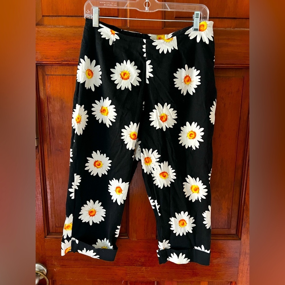 Briggs Women’s Capri Pants Size 10/12 Black White Daisy Floral Print Vintage Y2K